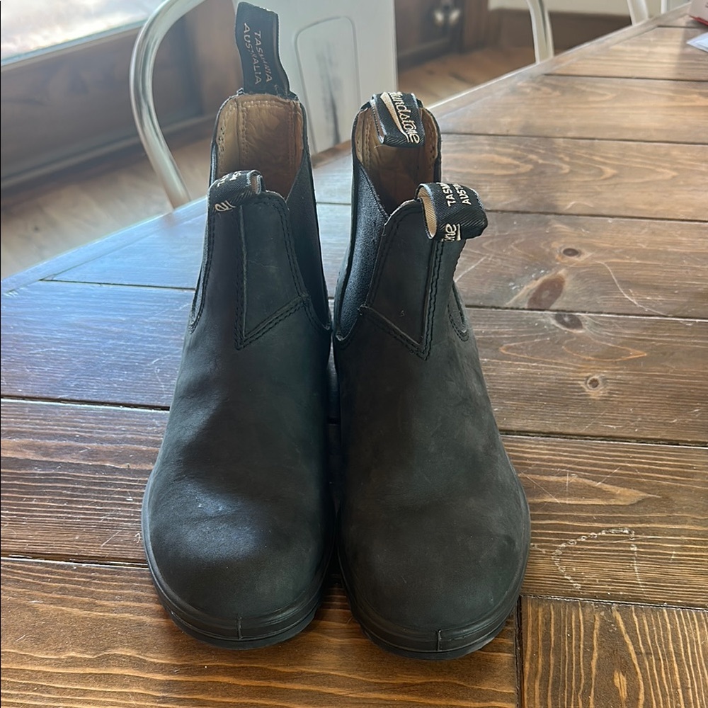 Women’s size 7 Blundstone black Leather boots, BRAND NEW!